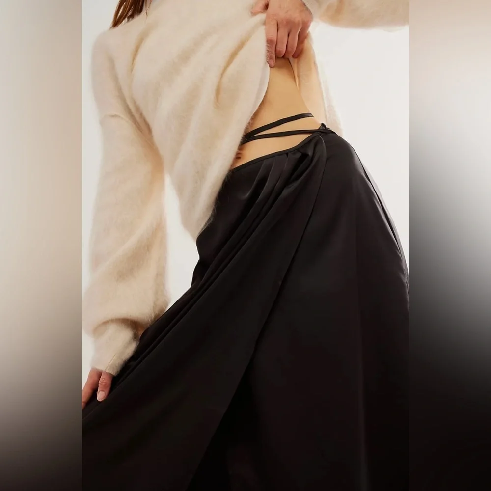 NWT Closed Wrap Skirt - Picture 3 of 4